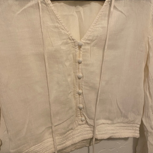 A&F cream crop blouse - Picture 2 of 3